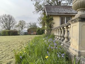 Gardens- click for photo gallery